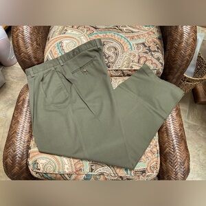 Claiborne men’s dress pants. EUC.